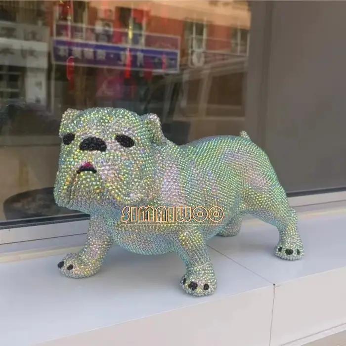 Statue de bouledogue, Figurine en strass