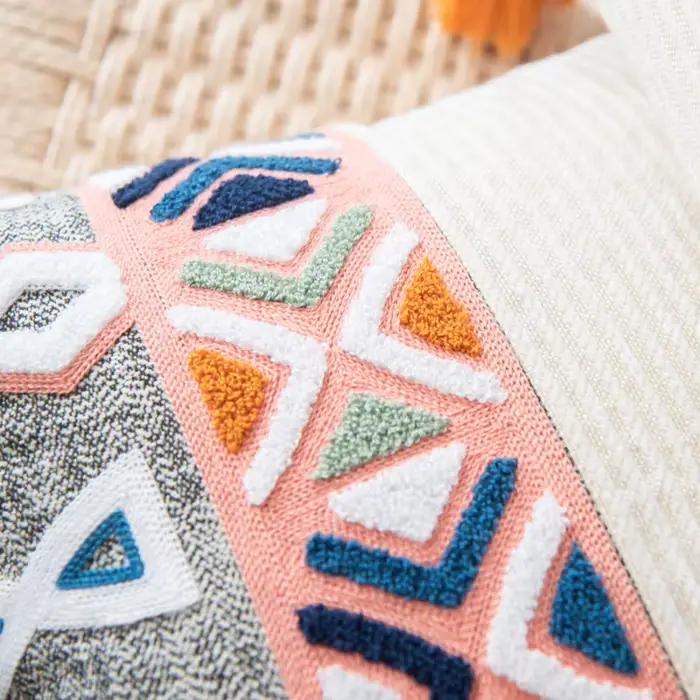 Juste de coussin en toile de coton brodée