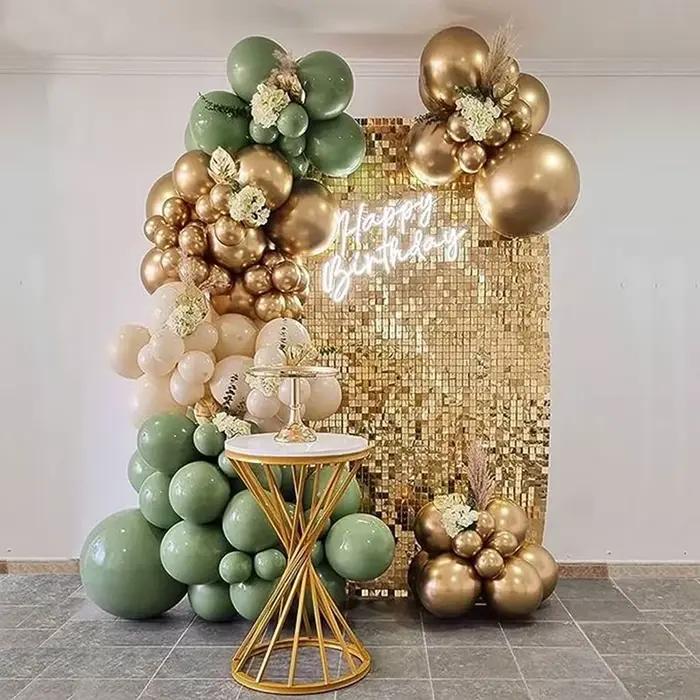 Guirlande de ballons vert sauge en arc
