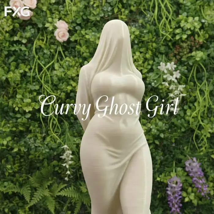 Sculpture de silhouette féminine couvrant une voile fluide