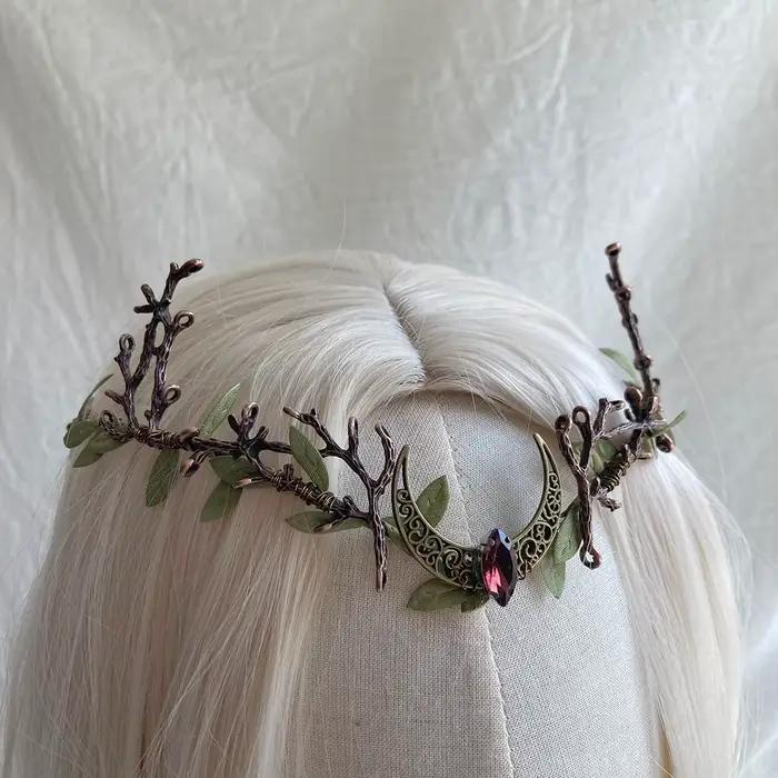 Couronne de feuilles de forêt elfique main diadème goutte d'eau rouge lune déesse féerique mariage occassions spéciales