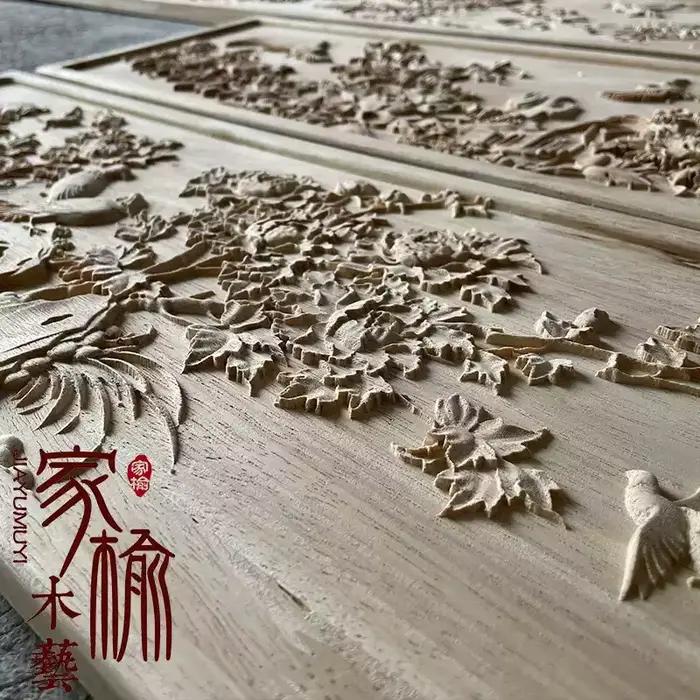 Sculpture murale en bois massif