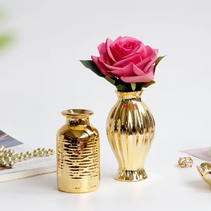 Petit Vase en céramique gaufrée de style européen doré avec motifs floraux – Porte-fleurs de bureau et ornement de décoration européenne pour la maison