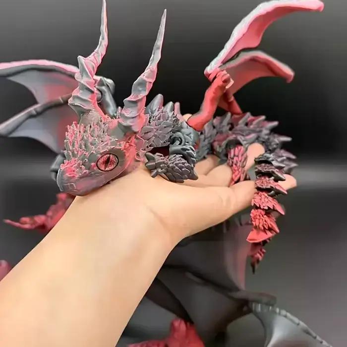 Figurine de dragon sur le thème animal avec ailes