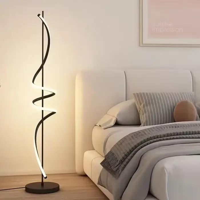 Lampe décorative en spirale côté canapé, lumière moderne, style luxueux, ligne créative, salon minimaliste, escales pour la maison, nouveau