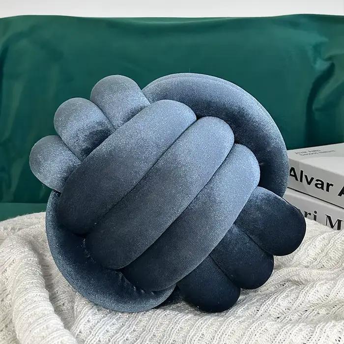 Coussin noué tissé à la main en velours doré