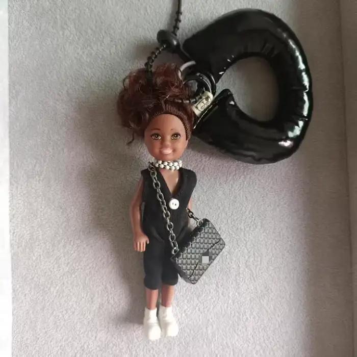Bibelots mignon poupée sac à dos pendentif suspendu ornement bricolage changement de vêtements et sac à cheveux charme