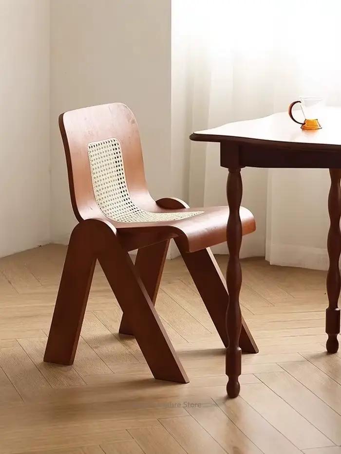 Chaise de salle à manger en rotin et bois massif pour la maison