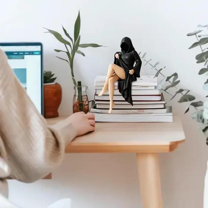 Statue masquée moderne ornement de bureau mystérieuse pour femmes décoration d'Halloween et style élégant pour bureau et étagère
