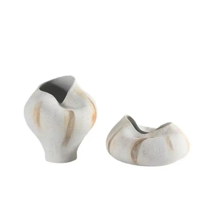 Vase en céramique mat de style rustique