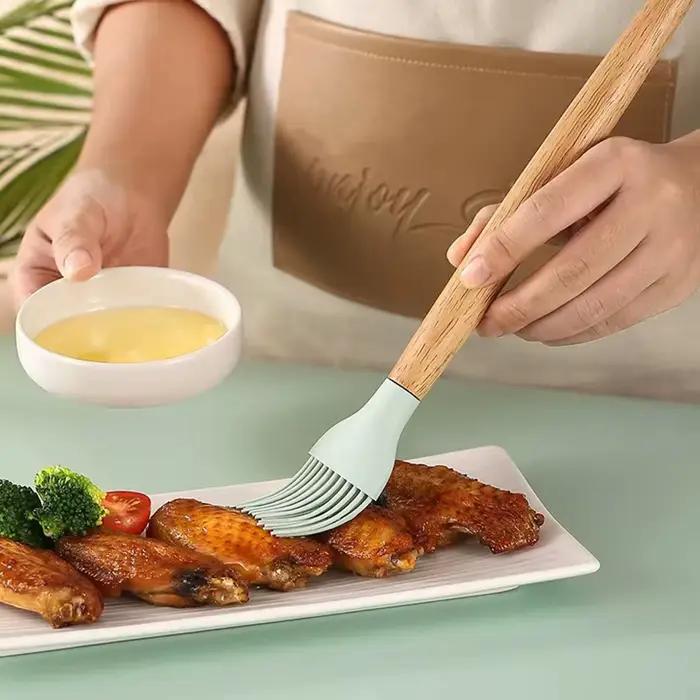 Brosse à badigeonner l'huile de Barbecue en Silicone, avec manche en bois, pour gâteau, pain, crème, brosses de cuisson, accessoires de cuisine, 1 pièce