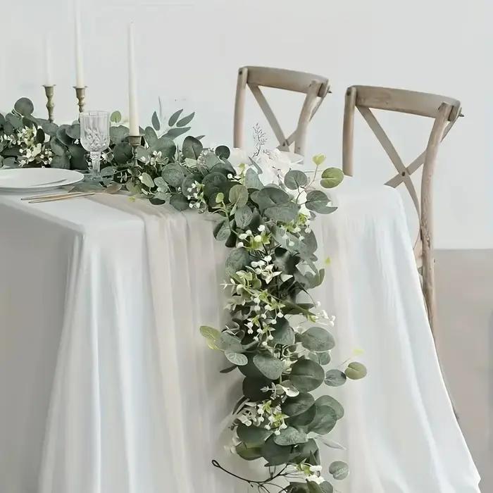 Guirlande de feuilles d'eucalyptus artificielles vigne de printemps avec fleurs blanches et baies pour décoration de mariage et fête à domicile