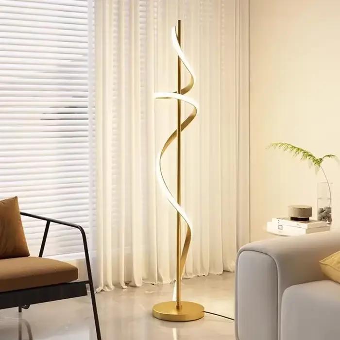 Lampe décorative en spirale côté canapé, lumière moderne, style luxueux, ligne créative, salon minimaliste, escales pour la maison, nouveau