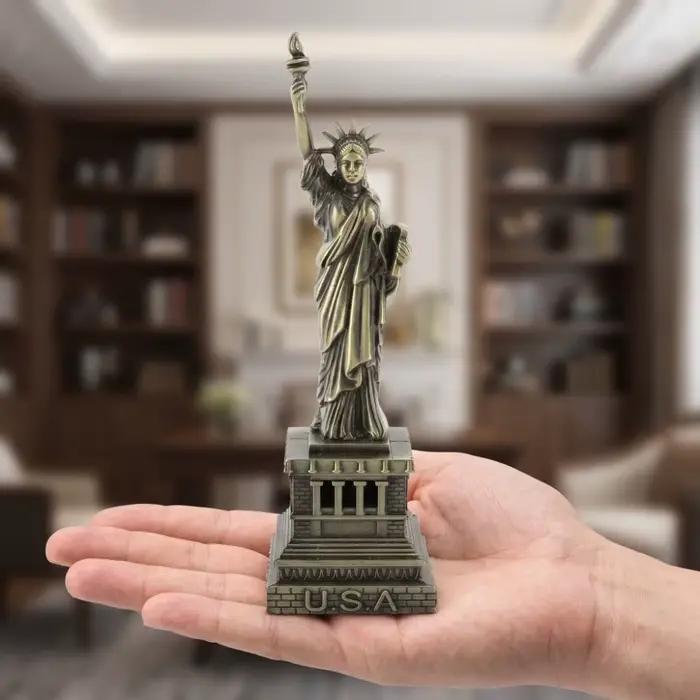 Statue de la Liberté de 5,9 pouces, modèle antique en bronze métallique, modèle de bâtiment en métal, mini sculpture de bureau, décoration d'intérieur