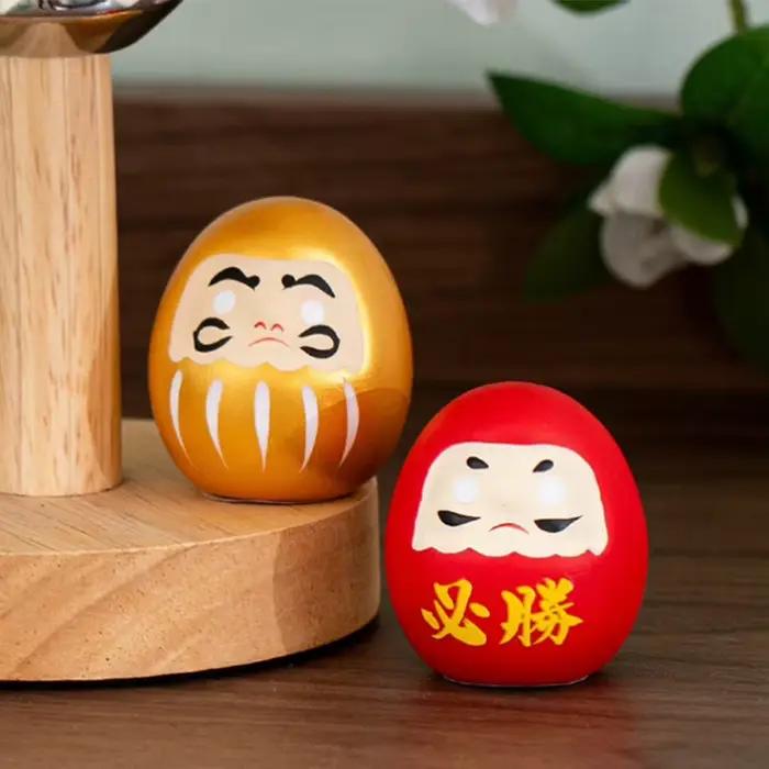 ● Poupée Daruma en céramique japonaise
