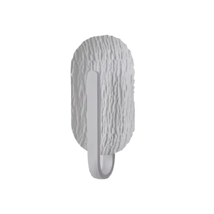 Couloir de luxe et minimaliste, salle d'escalier, paire de salon, mur de fond, chambre principale, applique murale de chevet
