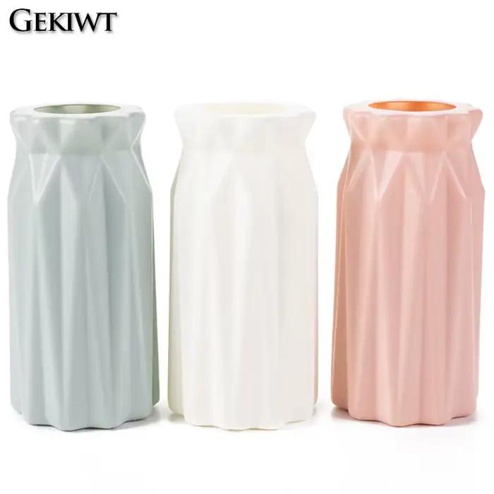 Vase en plastique pour fleurs séchées
