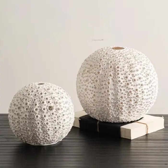 Vase circulaire en céramique corail ajouré, récipient pour fleurs séchées, conteneur pour arrangements floraux, ornements coralliens artistiques, décoration de pièce