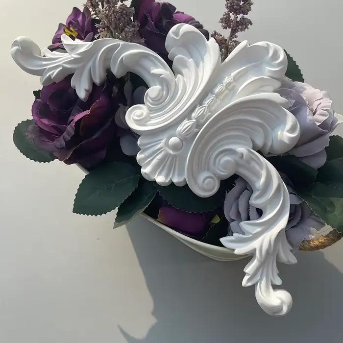 Décoration florale d'angle en résine pour la maison élégante à offrir pour des occasions spéciales intérieur moderne