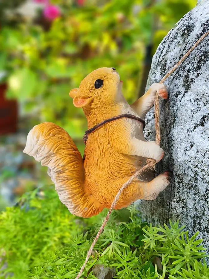 Statue d'écureuil grimpeur en résine pour décoration extérieure et intérieure, ornement suspendu, animal de compagnie pour jardin, patio, cour et pelouse