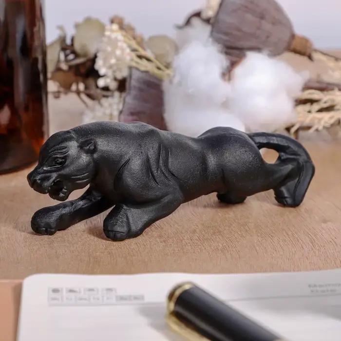 Statuette en obsidienne noire sculptée à la main de panthère, ornement de bureau, décoration d'intérieur pour cadeau spécial occasions