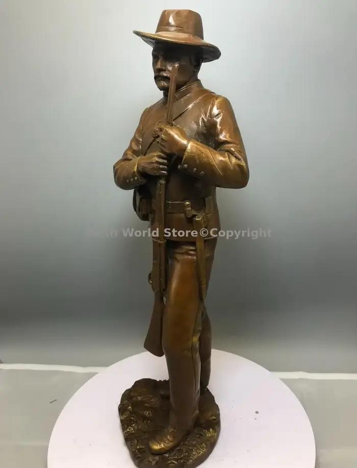 Statue en bronze de mousquetaire français