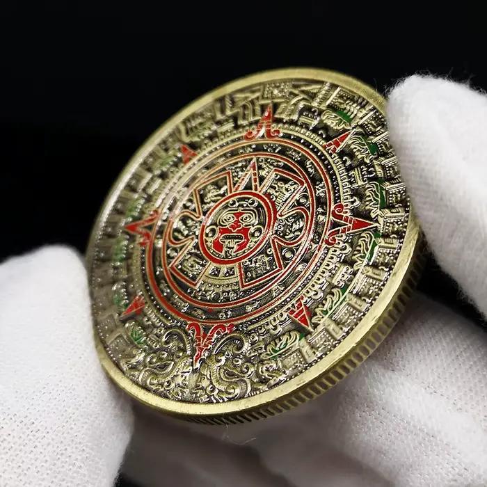 Calendrier de Dragon en or aztèque