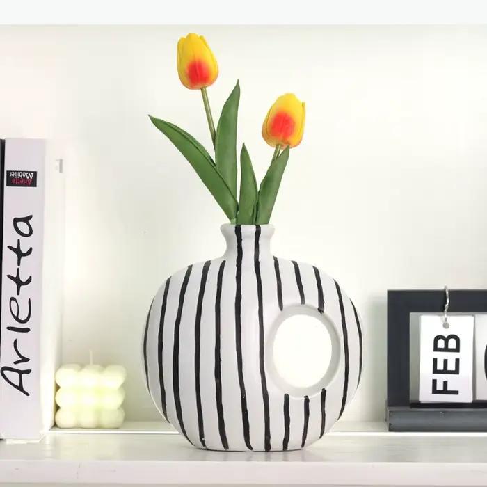 Vase en céramique rayé, géométrique abstrait ajouré, accessoires pour arrangements floraux, pot de fleurs, décoration intérieure