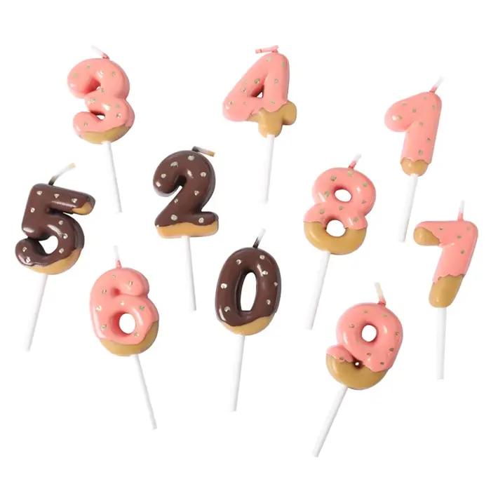 Bougies de gâteau en forme de chiffres joyeux anniversaire