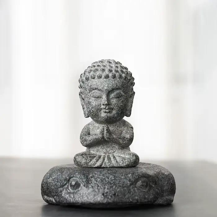 Mini statue de Bouddha en pierre naturelle sculptée à la main