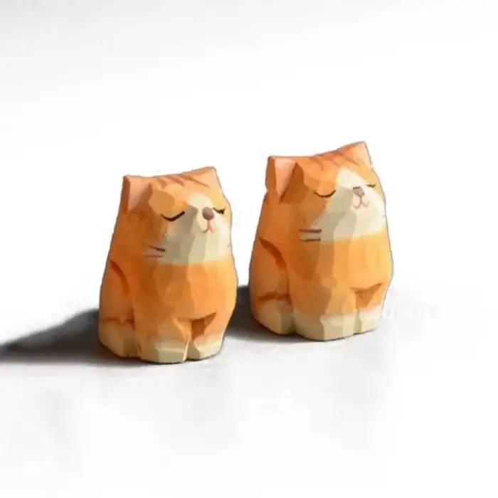 Figurine de chaton en bois sculptée à la main