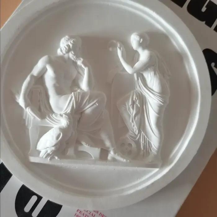 Reliefs décoratifs en plâtre Déesse et Jupiter