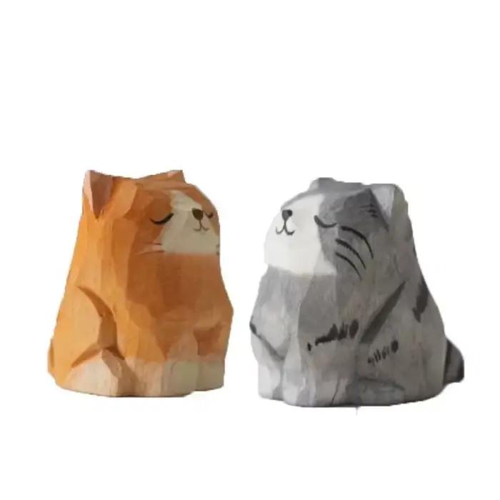 Figurine de chaton en bois sculptée à la main