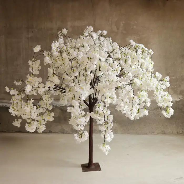 Arbre de fleurs de cerisier émulé