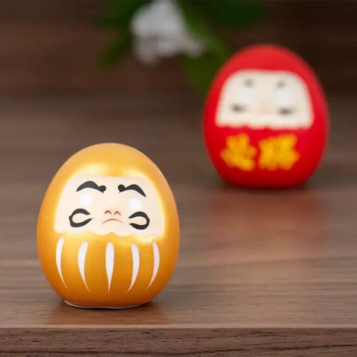 ● Poupée Daruma en céramique japonaise