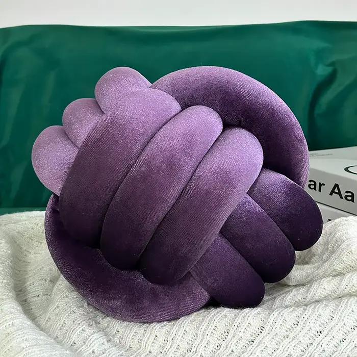 Coussin noué tissé à la main en velours doré