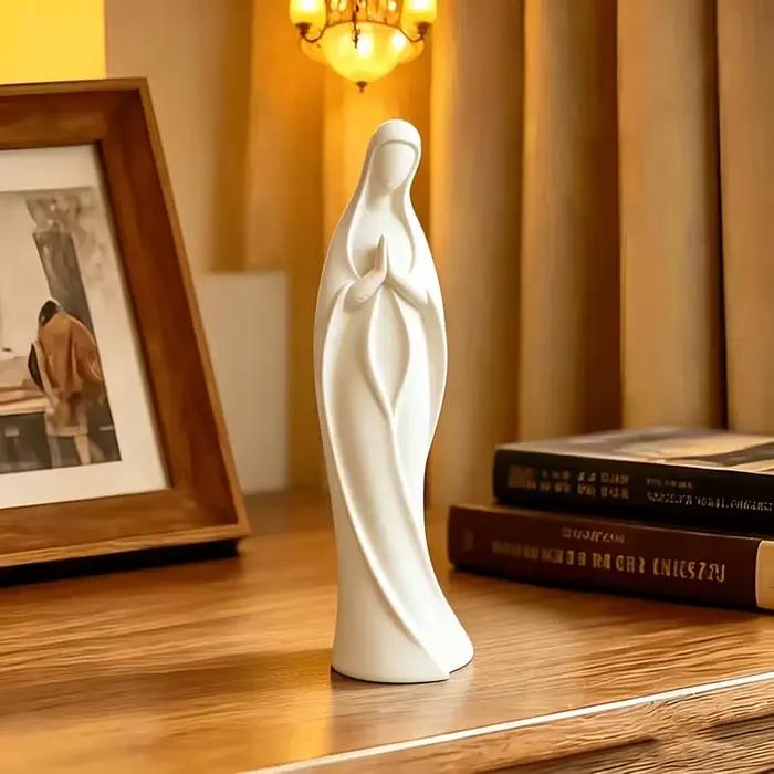 Statue élégante de la Vierge Marie