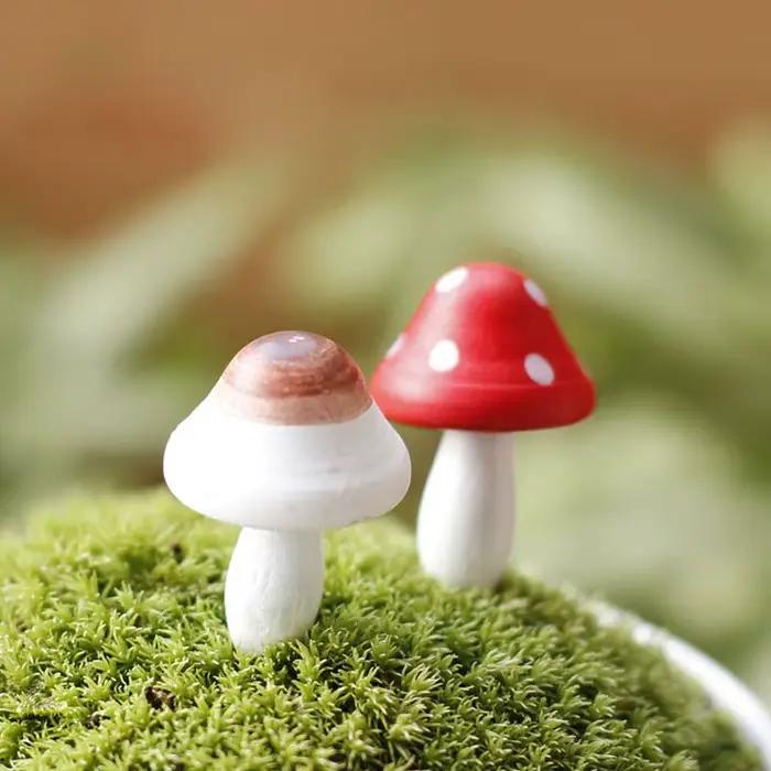 Champignons en bois miniatures