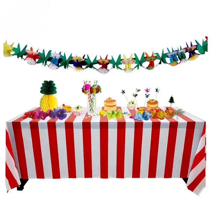 Nappe rayée rouge et blanche de Noël