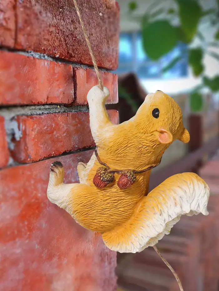 Statue d'écureuil grimpeur en résine pour décoration extérieure et intérieure, ornement suspendu, animal de compagnie pour jardin, patio, cour et pelouse
