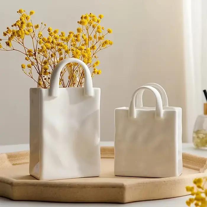Vase blanc décoratif moderne en forme de sac à main