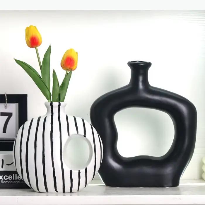 Vase en céramique rayé, géométrique abstrait ajouré, accessoires pour arrangements floraux, pot de fleurs, décoration intérieure