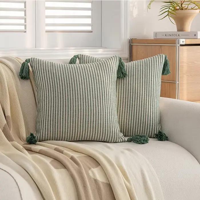 Housse de coussin à pampilles touffetées géométriques indiennes