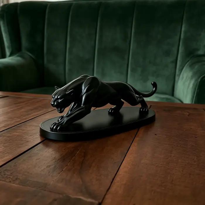 Figurine de panthère pour véhicule