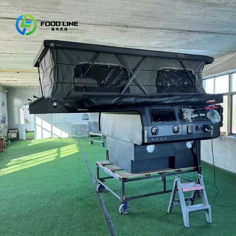 Camper léger personnalisé avec élévateur hydraulique et porte d'accès arrière pour le camping aventu