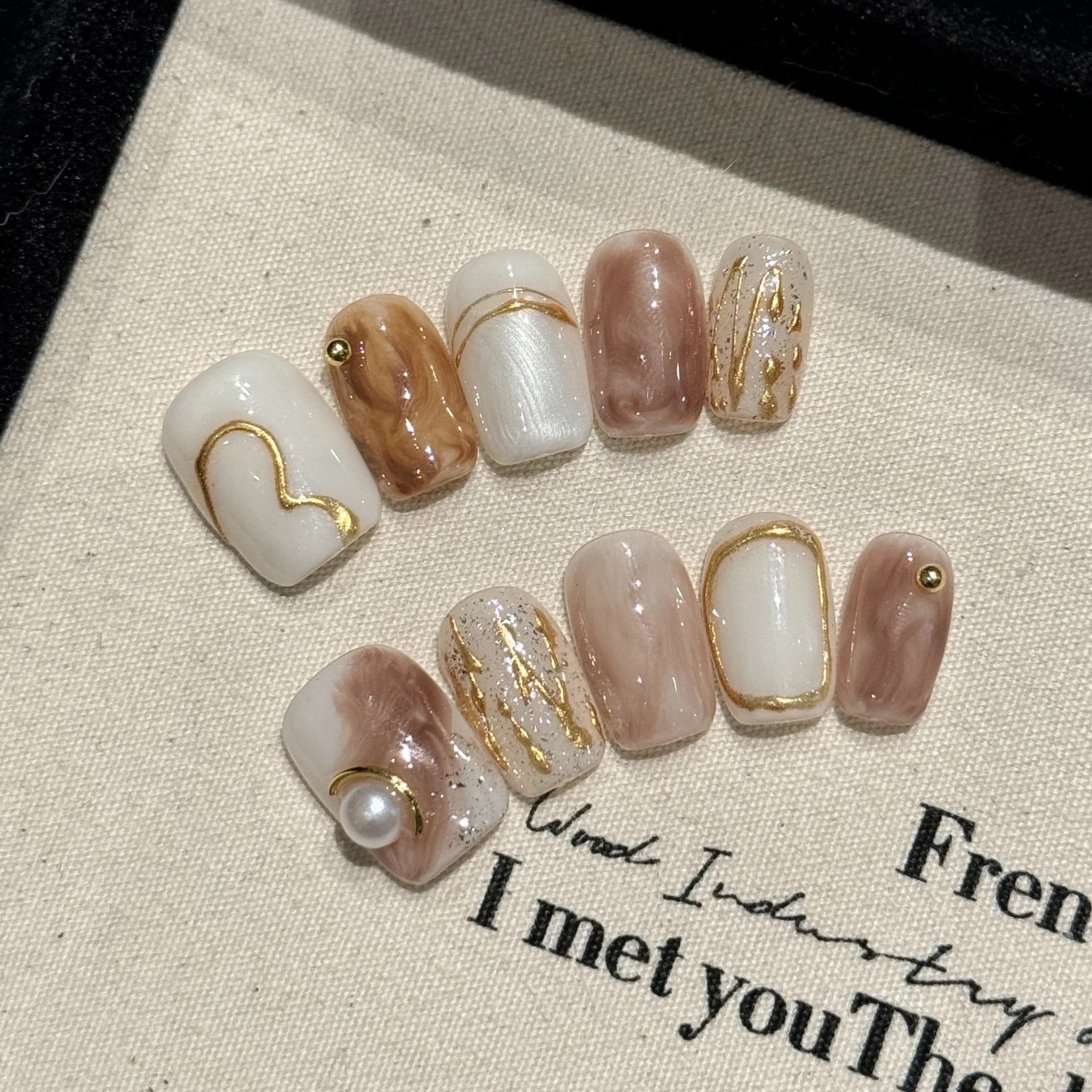 Presse à la main sur les ongles paillettes blanc perle décor faux ongles couverture complète portabl