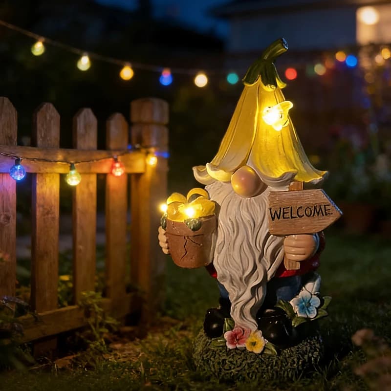 Statue de jardin nain solaire avec panneau de bienvenue, statue fantaisiste avec des tournesols, un
