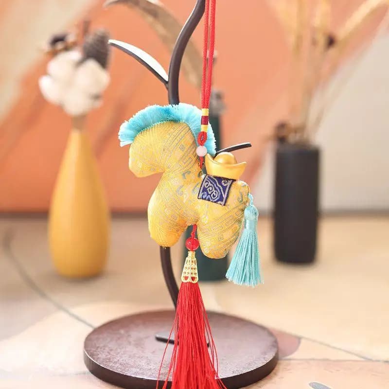Accessoire de sac Porte-clés en peluche mini cheval en peluche ; Pendentif mignon et réaliste de pou