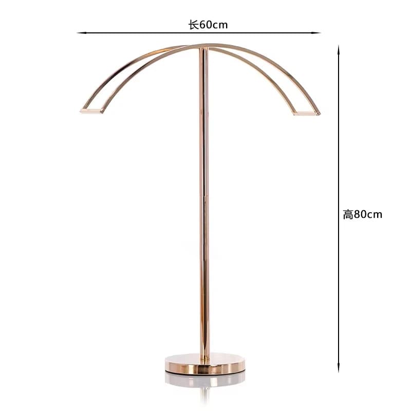 Décorations de mariage modernes : Arche en fer forgé, support floral, guide d'allée, vase pour hôtel