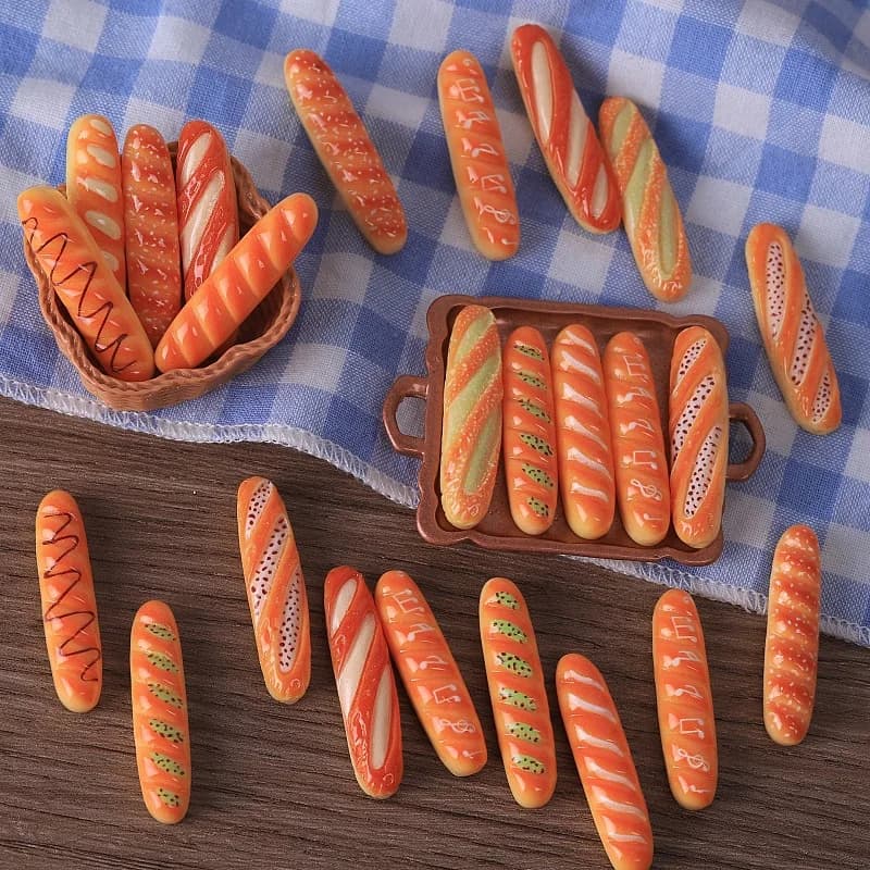 10 pièces de miniatures de simulation : mini baguette, pain long, petit pain, accessoires de bijoux
